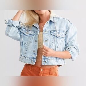 Veveret Cropped Denim Hooded Jacket